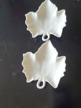 Small Maple Leaf Dishes 3" ACROSS